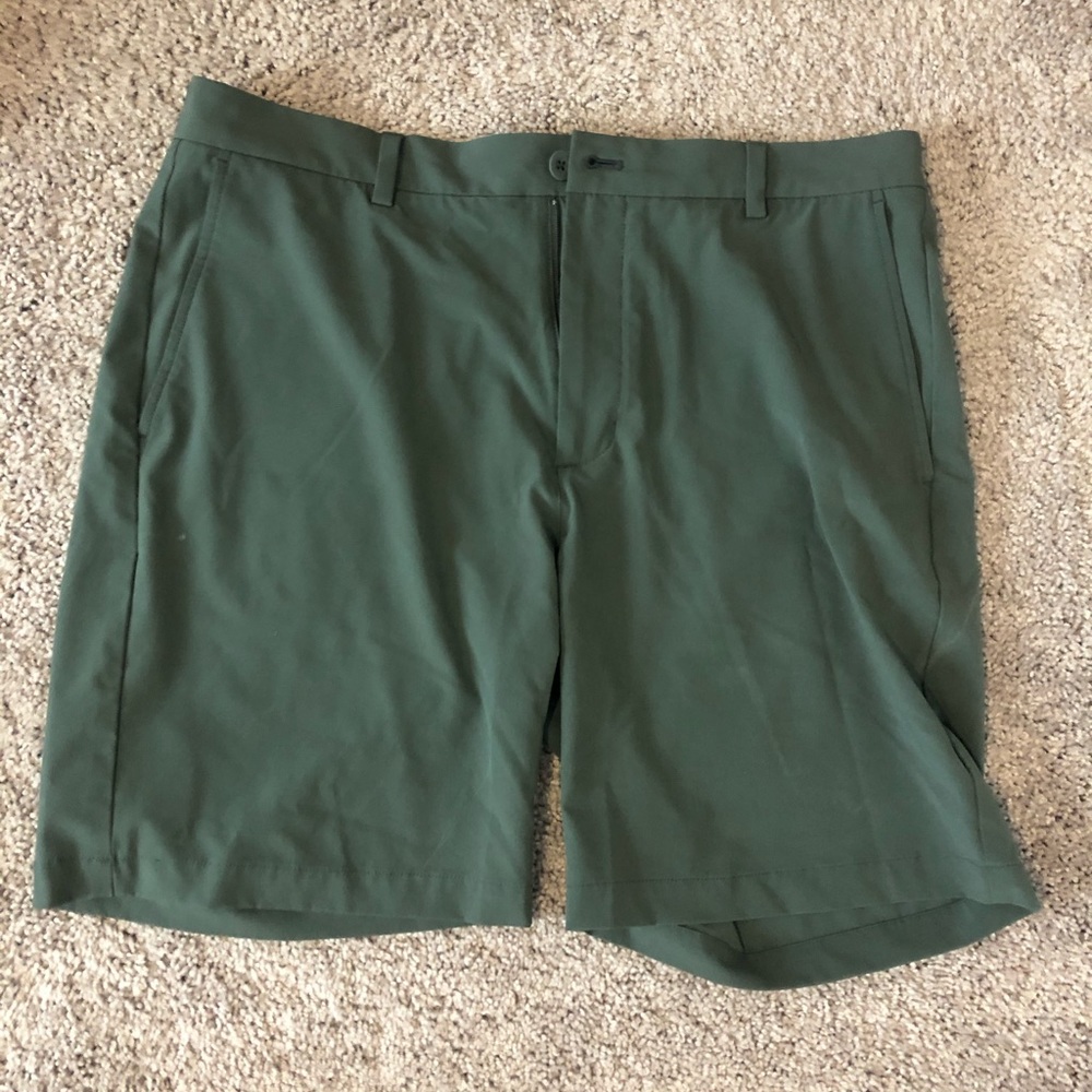 Vineyard Vines 8”Performance Breaker Shorts Size36